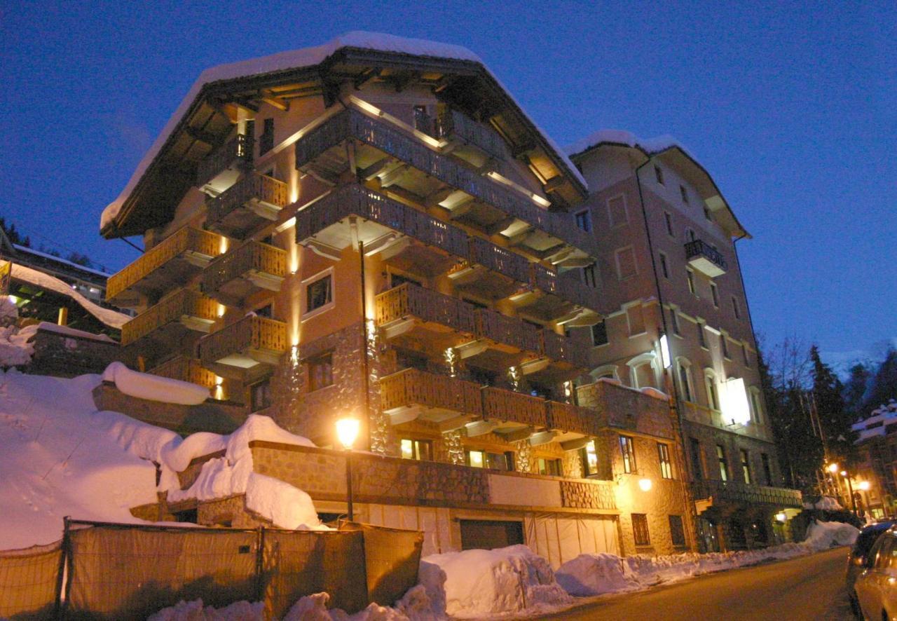 Limone Palace Aparthotel ليمون بييمونت المظهر الخارجي الصورة